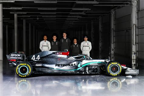 mercedes petronas f1 uk.